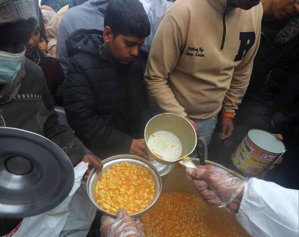 Help Gaza food aid distribution using Bitcoin donations. Families receive nutritious stew to fight hunger and survive crises.
